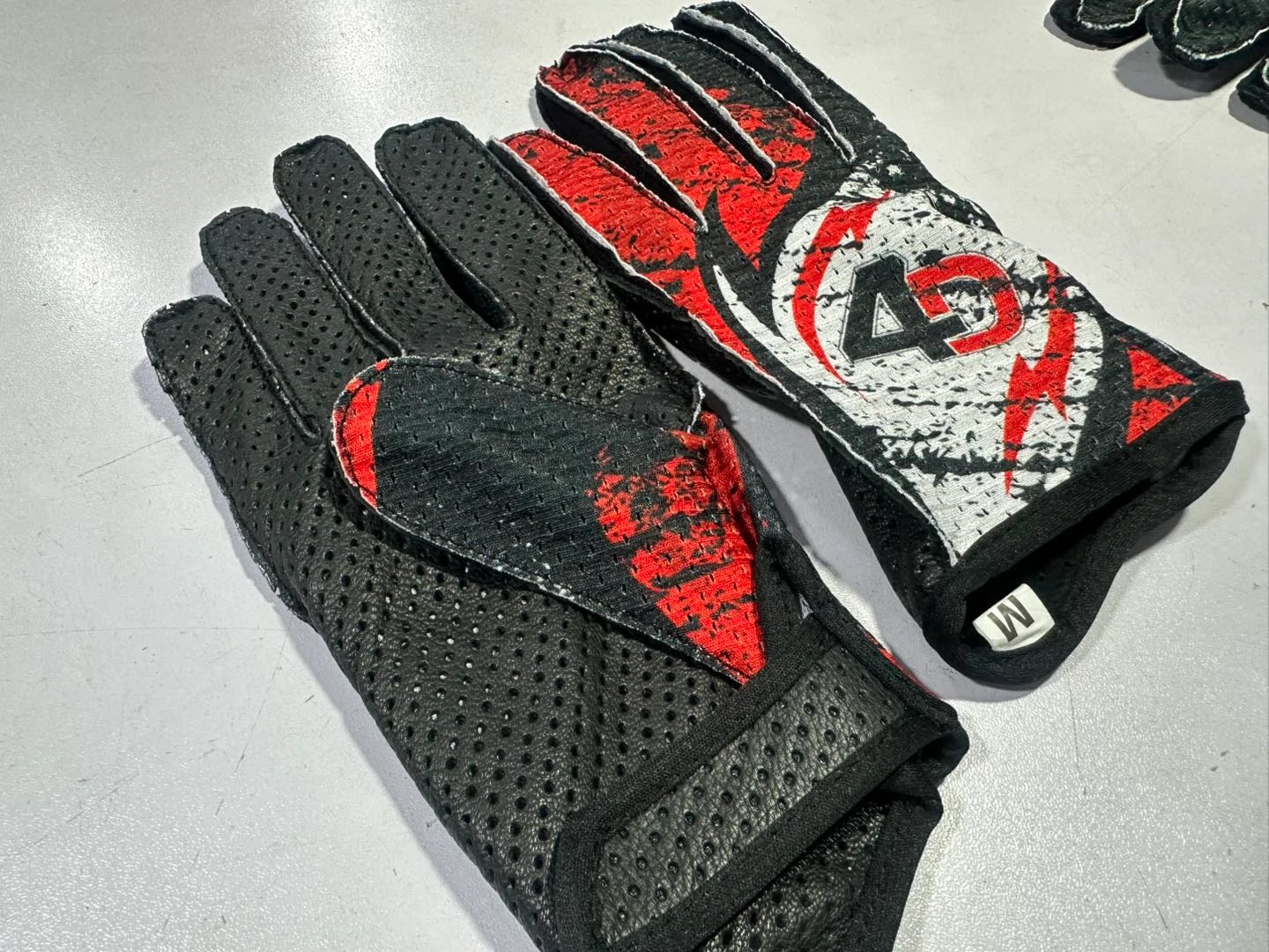 Pinnacle- Sim Racing Glove - Ultra Light Driving Glove